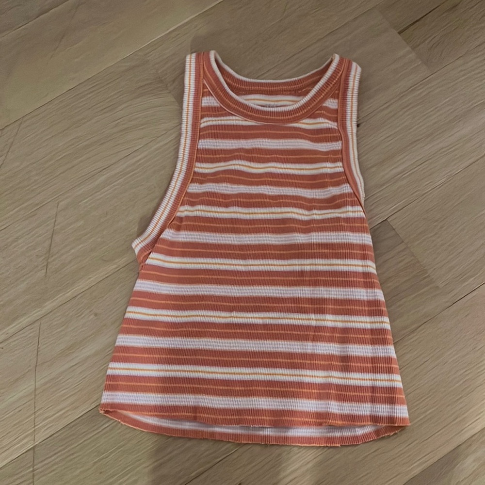 This top is great for the summer and it’s very comfy to!